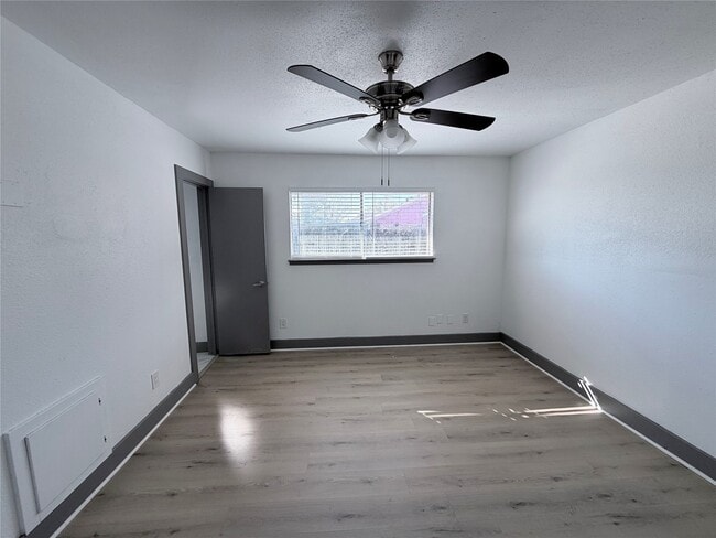 Building Photo - 9750 Guest St