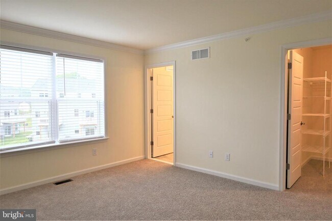 Building Photo - 61 Becker Dr