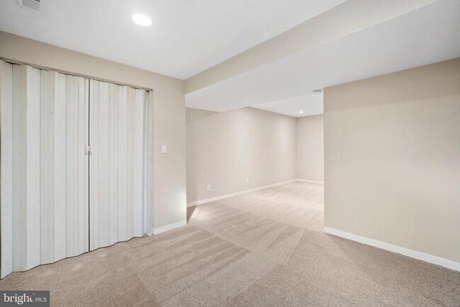 Building Photo - 1 Esmond Ct