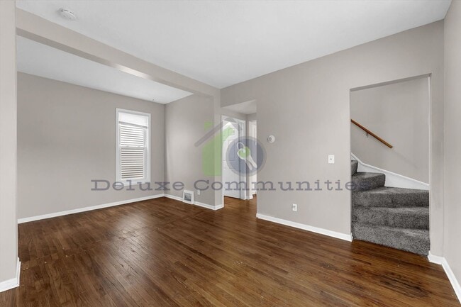 Building Photo - Newly Remodeled 3 Bedroom in MidTown!