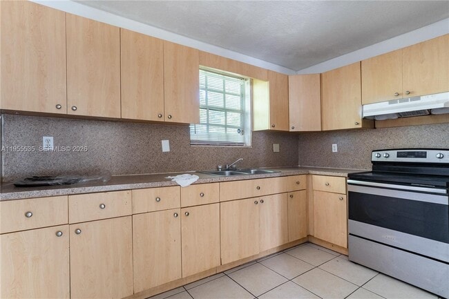 Building Photo - 415 NW 60th Way