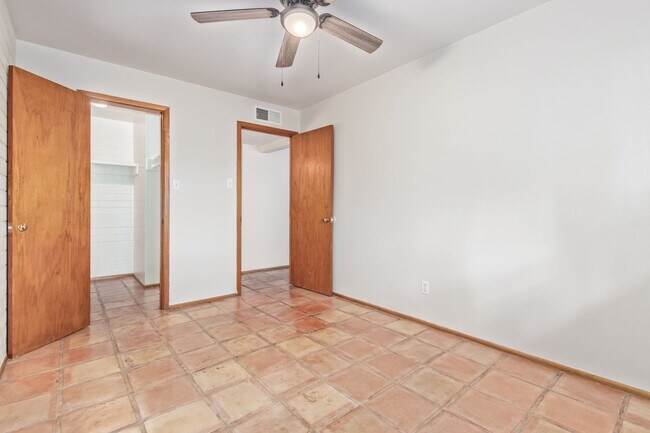 Building Photo - 7153 N 57th Dr