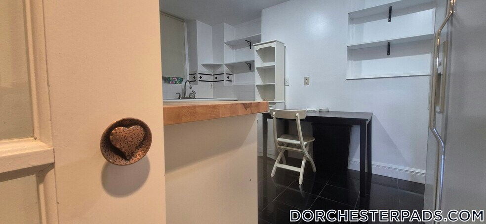Building Photo - 235 Savin Hill Ave