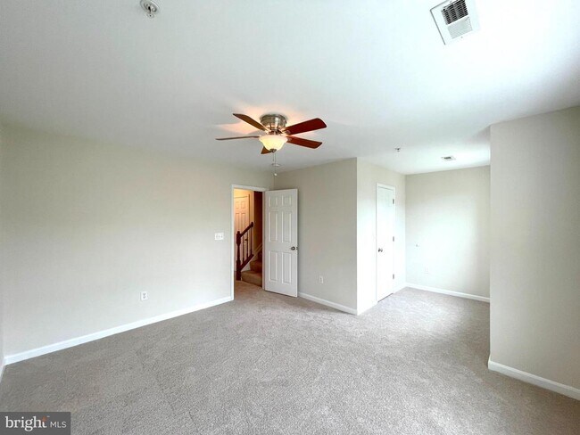 Building Photo - 113 Polo Way