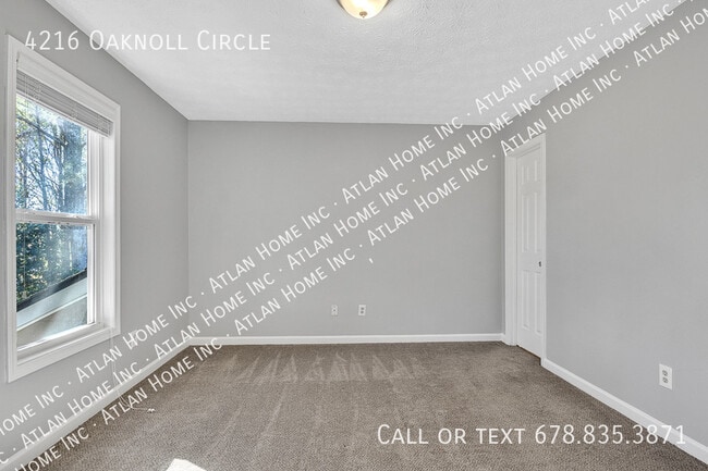 Building Photo - 4216 Oaknoll Cir