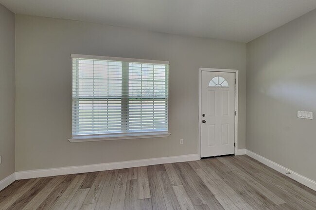 Building Photo - 3212 W Marie Dr