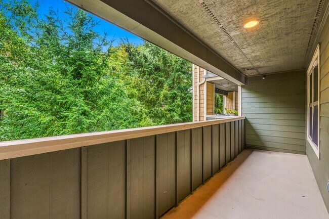 Building Photo - 2Bd/1Ba Seattle Condo