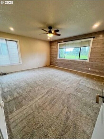 Building Photo - 20647 NW Lapine Way