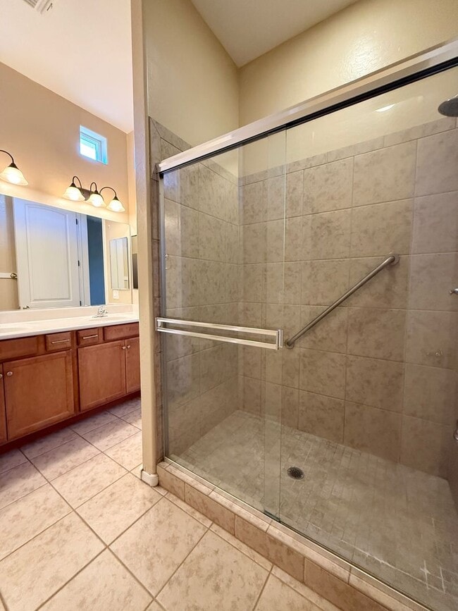 Building Photo - Two Bedroom + Office in Quailwood