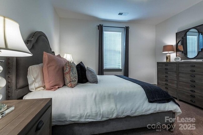 Building Photo - 1021 Glenn Valley Ln