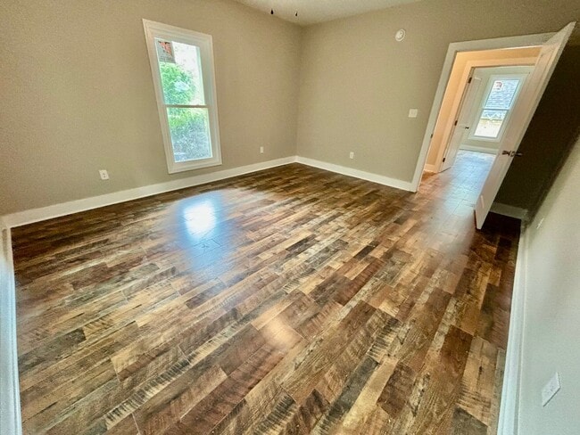 Building Photo - Fully Remodeled 3BR Gem in Frankfort