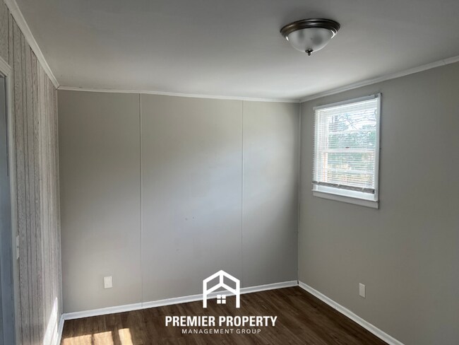 Building Photo - Spacious 4BR Decatur Home Near Huntsville w/ Vaulted Ceilings, 2-Car Garage & Fenced Yard