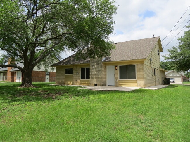 Building Photo - Step into comfort and convenience with this beautifully designed two-story home!