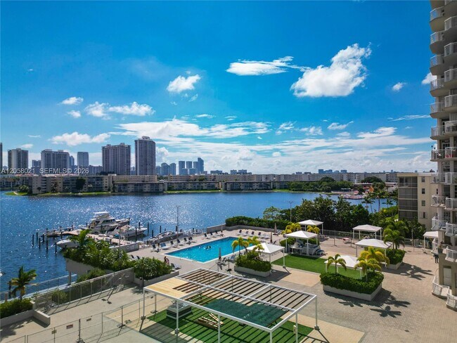 Building Photo - 18011 Biscayne Blvd