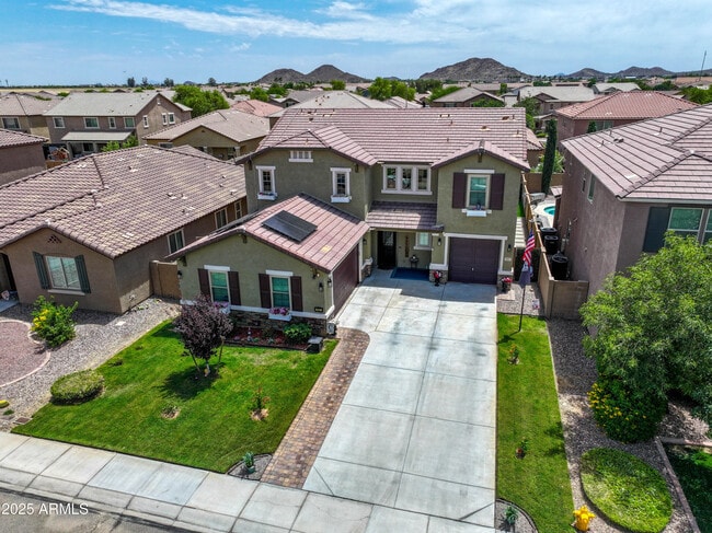 Primary Photo - 761 W Desert Hollow Dr