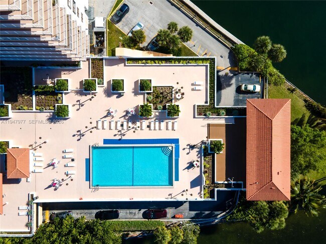 Building Photo - 290 174th St St