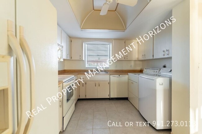 Building Photo - 4813 Independence Dr