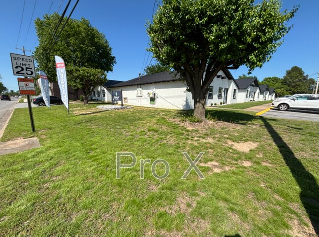 Building Photo - 309 Park St