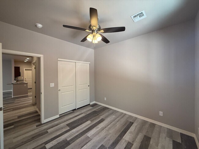 Building Photo - 3279 Tierra del Sol Dr