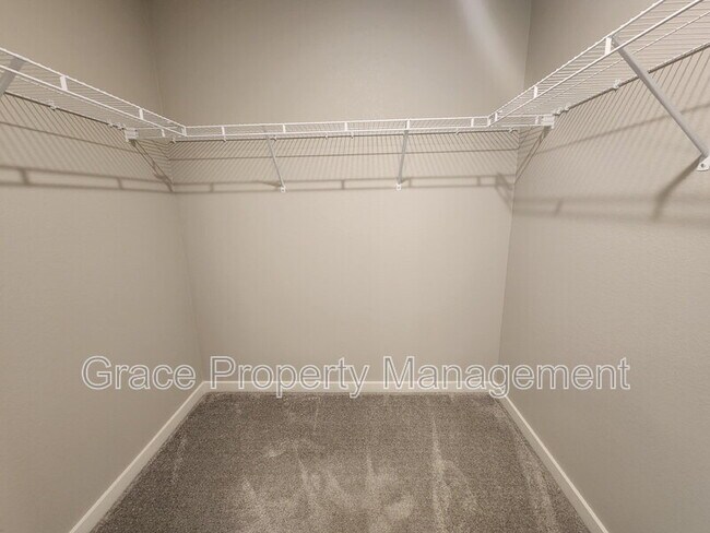 Building Photo - 677 S Hoover Ave