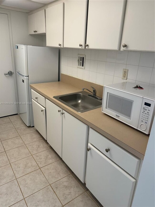 Building Photo - 1200 West Ave