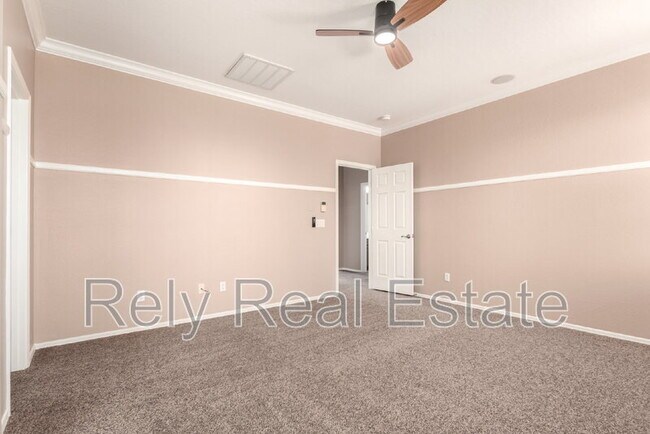 Building Photo - 15204 W Westview Dr