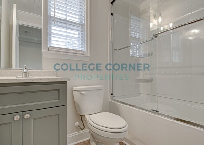 Building Photo - 809 Minorcas Rd