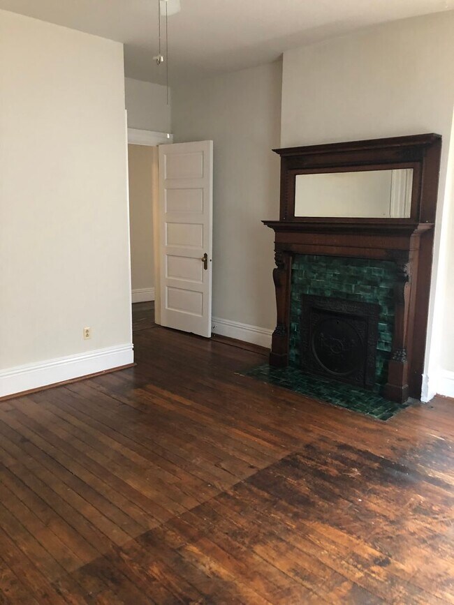 Building Photo - 312-1 South Upper – Available Fall 2026