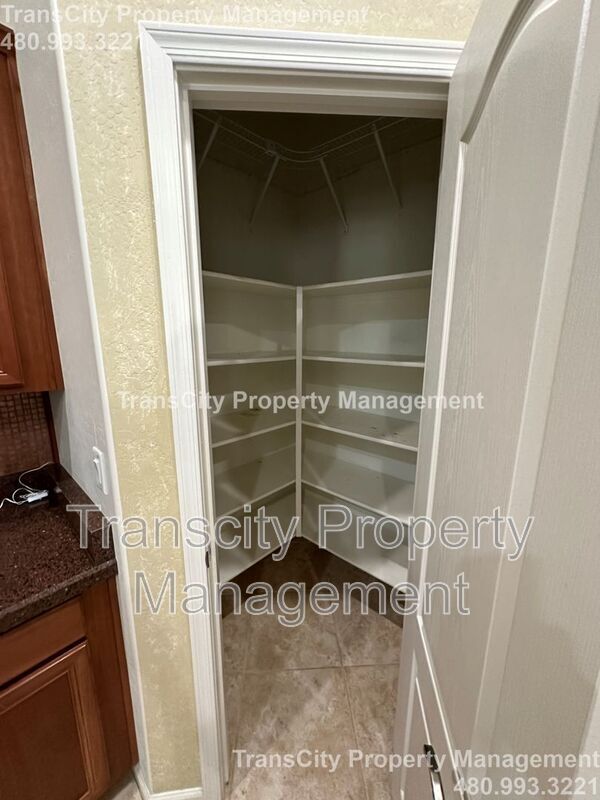 Building Photo - 26811 N 64th Ave