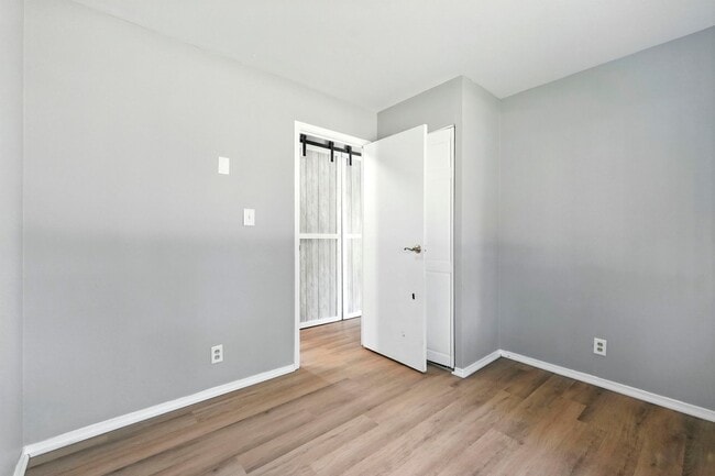 Building Photo - 3 bedroom home!