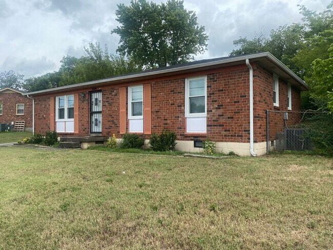 Building Photo - Renovated Brick Ranch in North Nashville