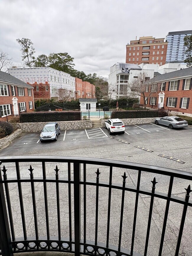 Building Photo - 3675 Peachtree Rd NE