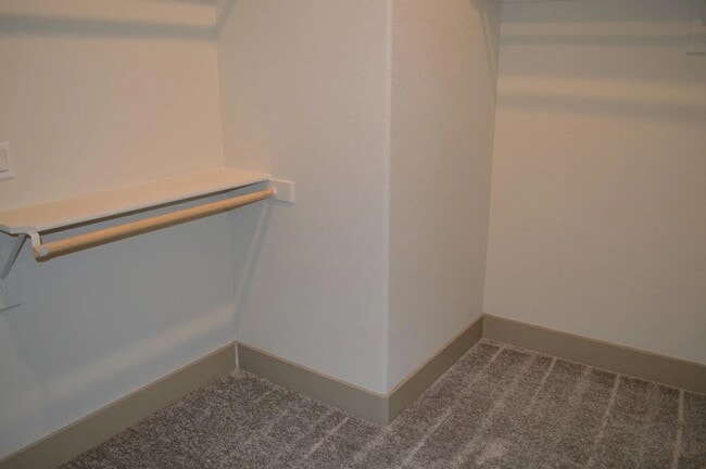 Building Photo - 2430 Bastidas Dr