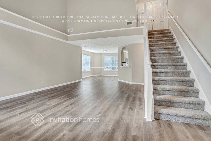 Building Photo - 305 Labrea Blvd