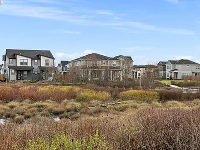 Building Photo - Luxury Living in Reed’s Crossing – Designe...