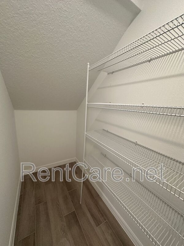 Building Photo - 6541 Cyrils Dr