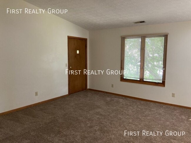 Building Photo - 1318 Lyons Rd