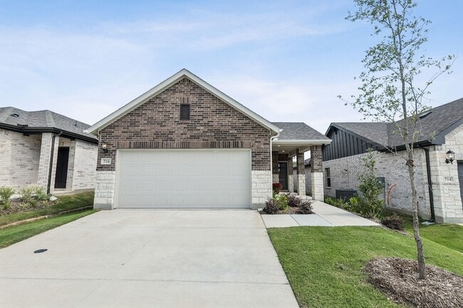 Primary Photo - 716 Caraway Dr