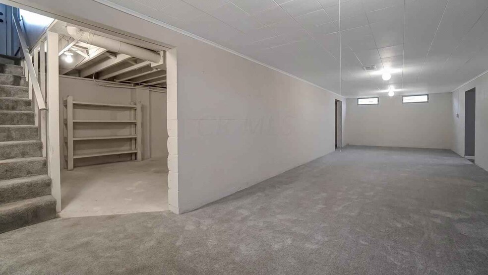 Building Photo - 1391 E Deshler Ave