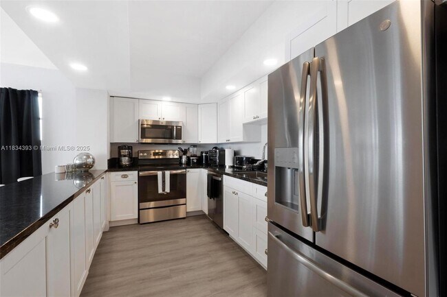 Building Photo - 11111 Biscayne Blvd