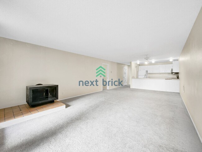 Building Photo - Beautiful 2 Bed 2 Bath Condo for Rent!