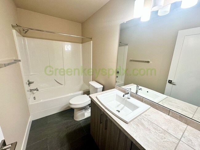 Building Photo - Gorgeous, Custom-designed 4-Bedroom Contemporary Townhouse on 3 Levels