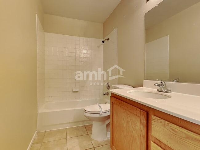 Building Photo - 1330 Summer Dawn Ave