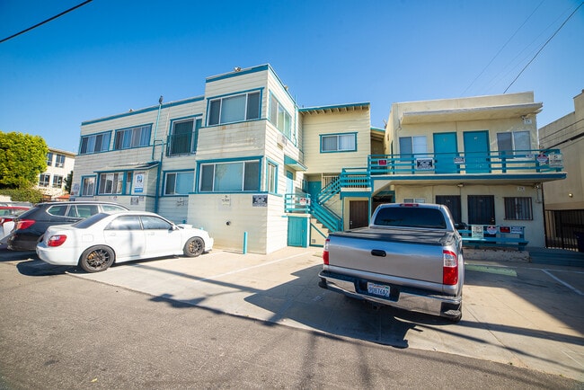 Building Photo - 16 Clubhouse Ave