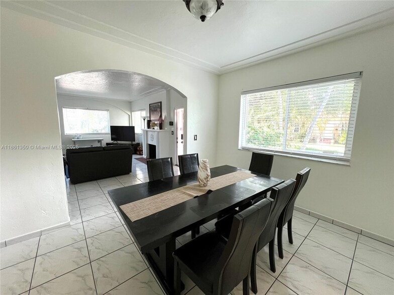 Building Photo - 2235 SW 23rd Ave