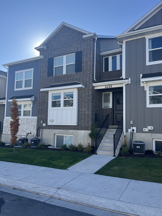 Building Photo - 4239 W 1960 N