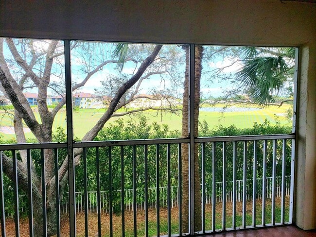 Building Photo - 13206 Glenmoor Dr