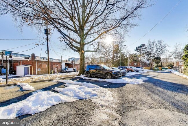 Building Photo - 1724 N Quinn St
