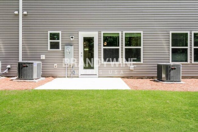 Building Photo - 918 Coosaw Pl