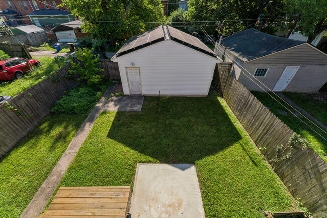 Building Photo - 382 Morrison Ave